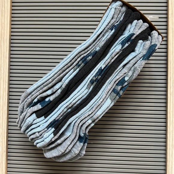 Rae Dunn 10 pack ankle socks blue camo - Picture 7 of 10